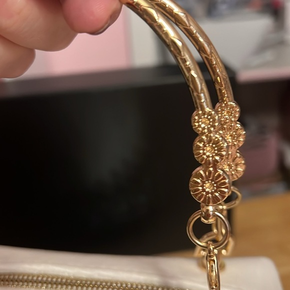 ⭐️Dior  Pouch with Double Zipper and Gold Handles Attached - Picture 9 of 11